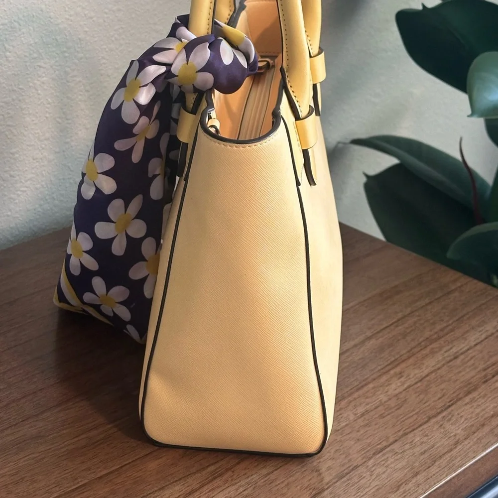 Kate Spade New York Melanie Satchel - Like New! - Picture 7 of 12